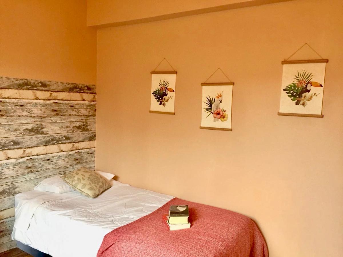 Hostal Caracol 圣地亚哥 外观 照片